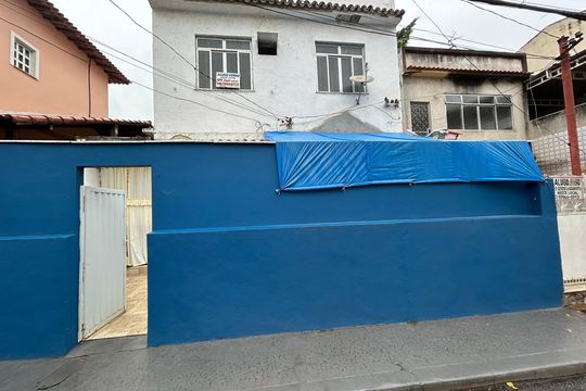 Fachada de casa para alugar com 2 quartos, 72m² em Madureira, Rio de Janeiro
