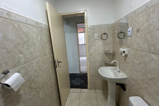 Banheiro de casa para alugar com 2 quartos, 72m² em Madureira, Rio de Janeiro