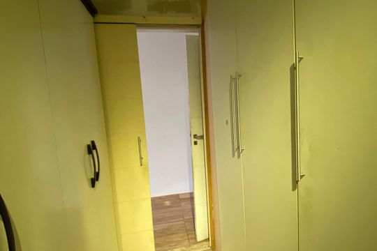 Closet de casa para alugar com 2 quartos, 380m² em Jardim das Esmeraldas, São Paulo