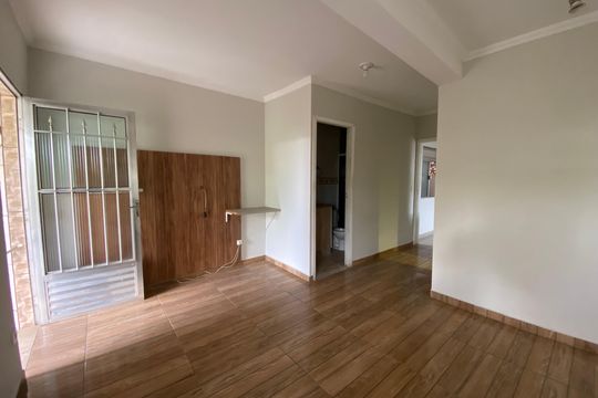 Quarto 2 de casa para alugar com 2 quartos, 380m² em Jardim das Esmeraldas, São Paulo