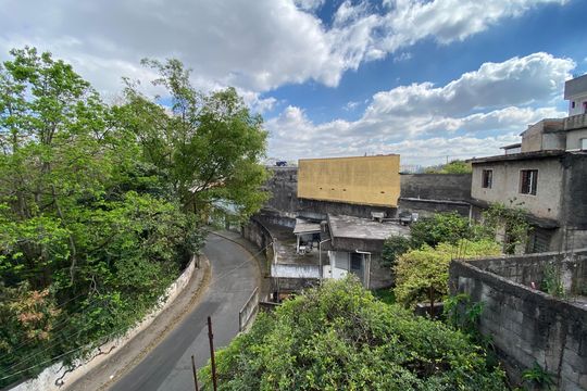Área de Serviço vista de casa para alugar com 2 quartos, 380m² em Jardim das Esmeraldas, São Paulo