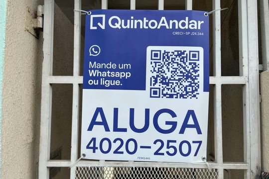 Placa FEWQ-843 de casa para alugar com 2 quartos, 380m² em Jardim das Esmeraldas, São Paulo