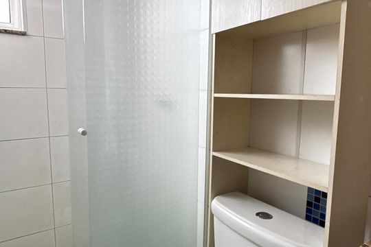 Banheiro da Suíte de apartamento para alugar com 2 quartos, 74m² em Vila Pires, Santo André