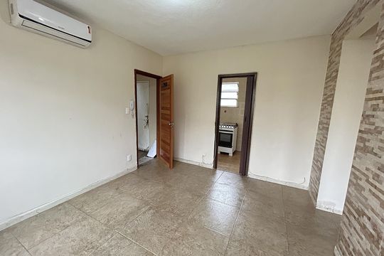Sala de apartamento para alugar com 2 quartos, 55m² em Praça Seca, Rio de Janeiro