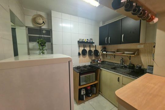 Cozinha de apartamento à venda com 1 quarto, 43m² em Sumarezinho, São Paulo