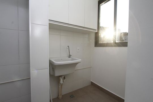 Área de Serviço de apartamento para alugar com 2 quartos, 53m² em Coração Eucarístico, Belo Horizonte