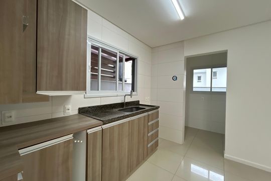 Cozinha de casa para alugar com 3 quartos, 135m² em Campeche Central, Florianópolis