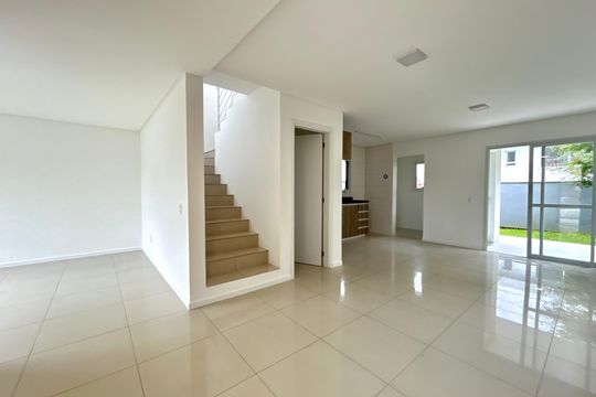Casa para alugar com 3 quartos, 135m² em Campeche Central, Florianópolis
