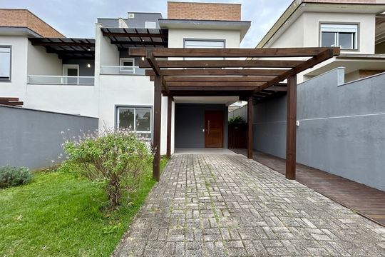 Garagem de casa para alugar com 3 quartos, 135m² em Campeche Central, Florianópolis