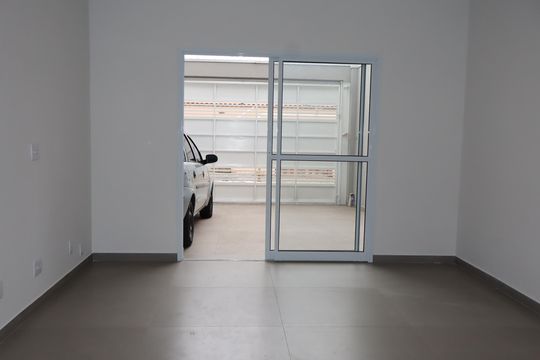 Sala de casa à venda com 4 quartos, 132m² em Vila Ivone, São Paulo