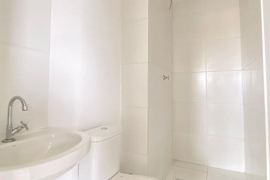 Banheiro de apartamento para alugar com 2 quartos, 45m² em Jaguaribe, Osasco