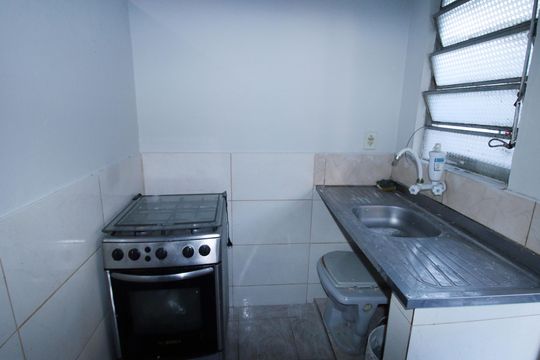 Cozinha de kitnet/studio para alugar com 1 quarto, 32m² em Penha Circular, Rio de Janeiro