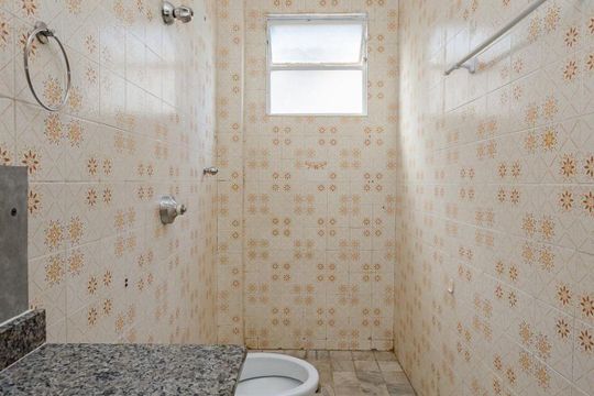 Banheiro de apartamento à venda com 3 quartos, 84m² em João Pinheiro, Belo Horizonte