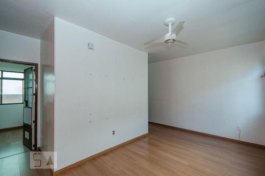 Corredor de apartamento à venda com 3 quartos, 84m² em João Pinheiro, Belo Horizonte
