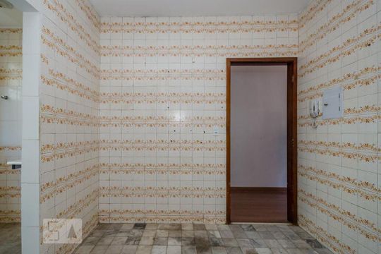 Corredor de apartamento à venda com 3 quartos, 84m² em João Pinheiro, Belo Horizonte