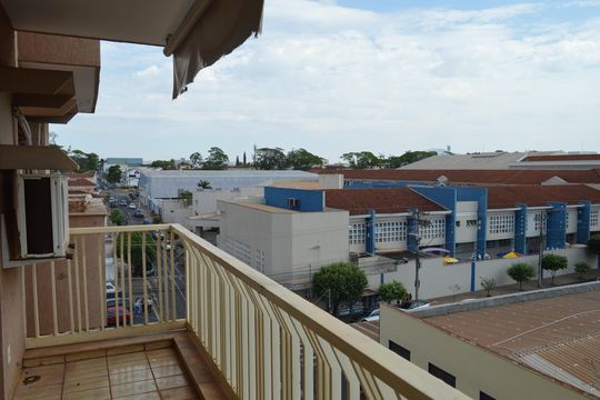 Sacada de apartamento para alugar com 3 quartos, 160m² em Centro, Ribeirão Preto