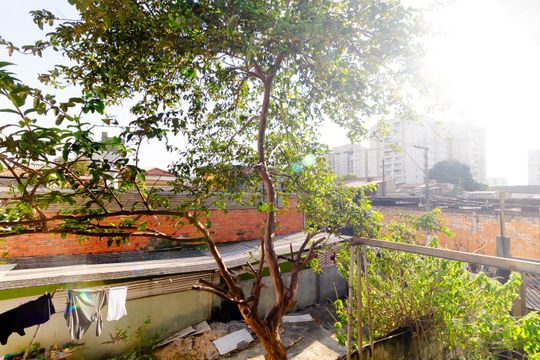 Vista de casa à venda com 4 quartos, 230m² em Vila Antonieta, São Paulo