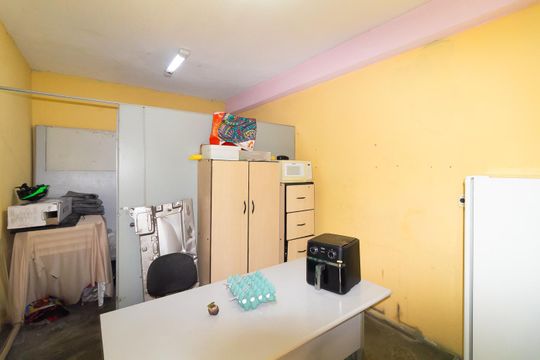Quarto de Serviço de casa à venda com 4 quartos, 230m² em Vila Antonieta, São Paulo