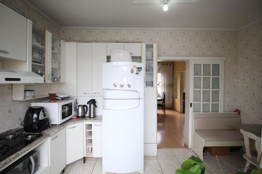 Cozinha de apartamento à venda com 2 quartos, 85m² em Sarandi, Porto Alegre