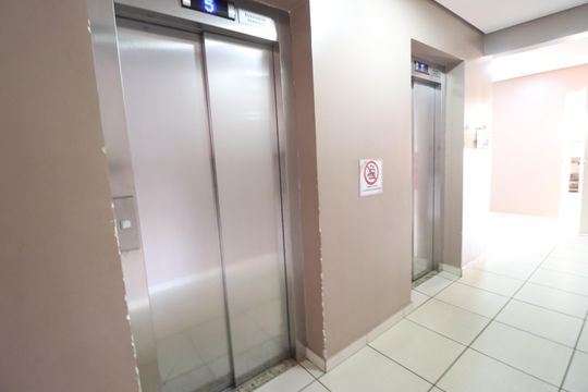 Elevador de apartamento para alugar com 3 quartos, 67m² em Presidente Roosevelt, Uberlândia