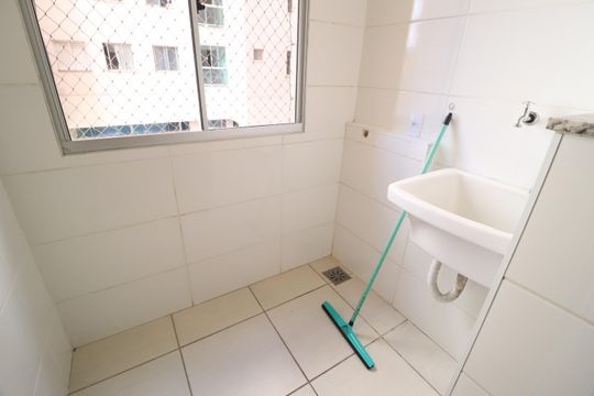Cozinha e Área de Serviço de apartamento para alugar com 3 quartos, 67m² em Presidente Roosevelt, Uberlândia