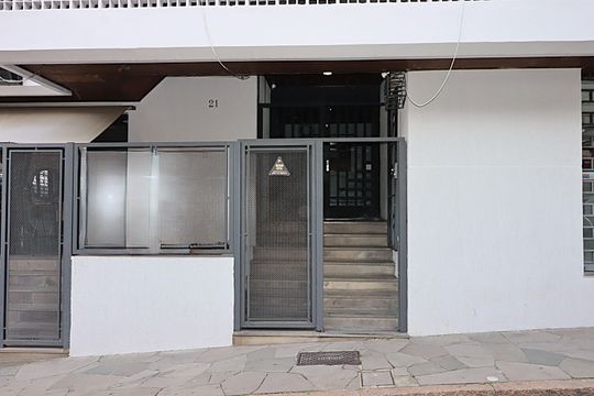 Entrada do prédio de apartamento para alugar com 2 quartos, 80m² em Auxiliadora, Porto Alegre