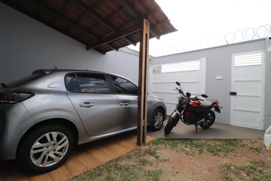 Garagem de casa para alugar com 2 quartos, 150m² em Shopping Park, Uberlândia
