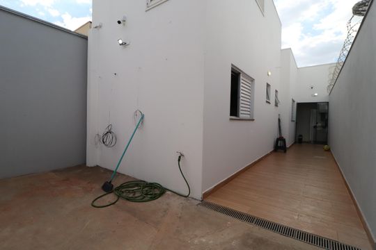 Quintal de casa para alugar com 2 quartos, 150m² em Shopping Park, Uberlândia