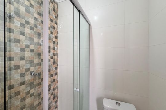 Banheiro de apartamento para alugar com 1 quarto, 50m² em Jardim Mangalot, São Paulo