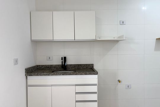 Cozinha e Área de Serviço de apartamento para alugar com 1 quarto, 50m² em Jardim Mangalot, São Paulo