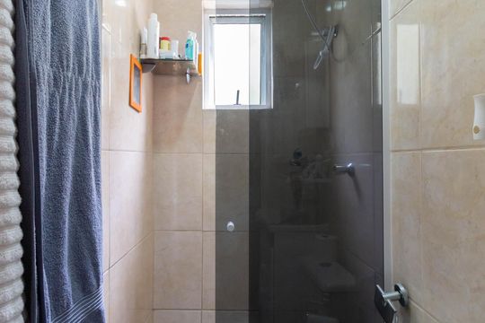 Banheiro de casa de condomínio à venda com 2 quartos, 50m² em Vila Nova Curuca, São Paulo