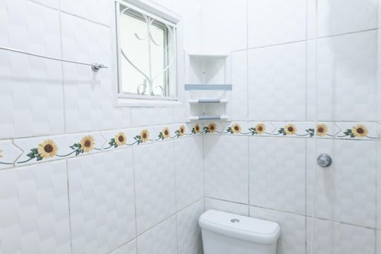 Casa para alugar com 2 quartos, 300m² em Industrial, Contagem
