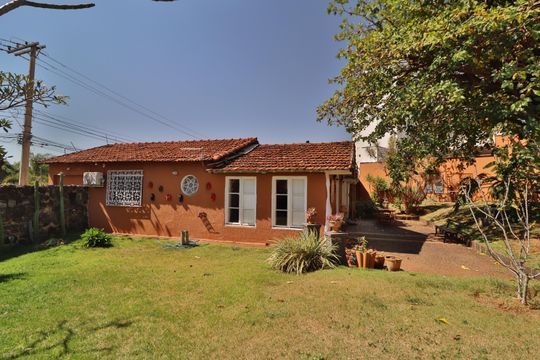 Quintal - Jardim de casa para alugar com 3 quartos, 630m² em Tubalina, Uberlândia