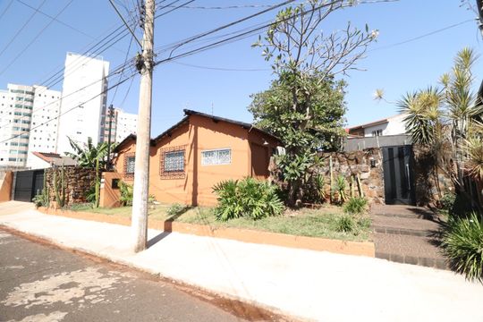Fachada de casa para alugar com 3 quartos, 630m² em Tubalina, Uberlândia