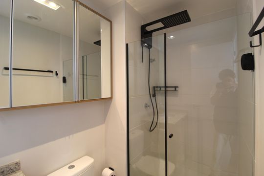 Banheiro Social de apartamento para alugar com 1 quarto, 25m² em Vila Nova Conceição, São Paulo