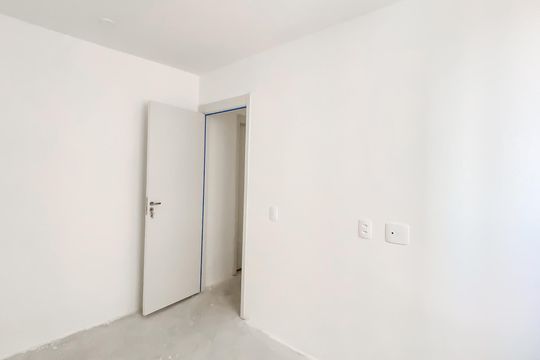 Quarto 1 de apartamento para alugar com 2 quartos, 40m² em Vila Campanela, São Paulo