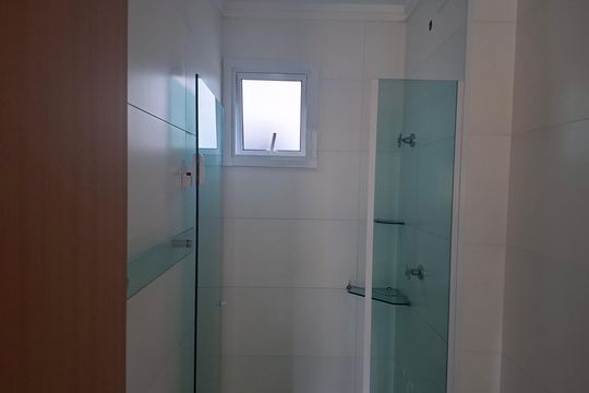 Banheiro de apartamento para alugar com 2 quartos, 40m² em Jardim Bela Vista, Santo André