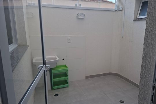 Área de serviço de apartamento para alugar com 2 quartos, 40m² em Jardim Bela Vista, Santo André