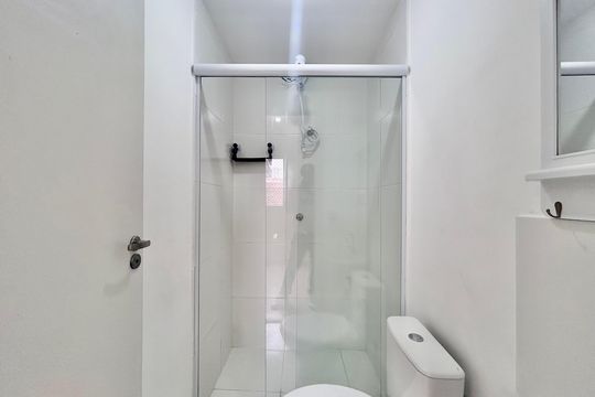 Banheiro de kitnet/studio para alugar com 1 quarto, 22m² em Mooca, São Paulo