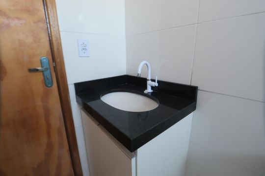 Banheiro de casa para alugar com 2 quartos, 41m² em Vila Bela, São Paulo