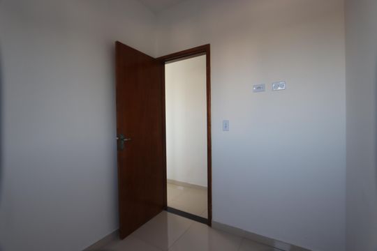 Quarto 2 de casa para alugar com 2 quartos, 41m² em Vila Bela, São Paulo