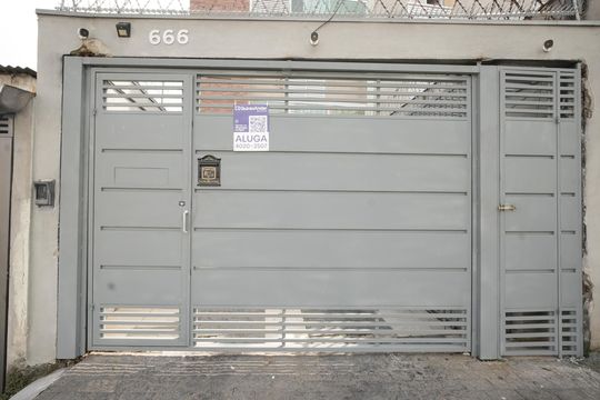 Placa de apartamento para alugar com 3 quartos, 120m² em Vila Valparaíso, Santo André