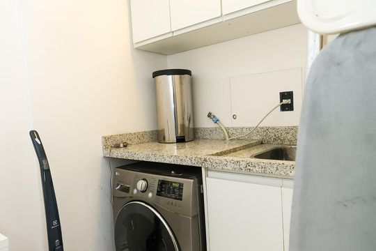 Área de Serviço de apartamento para alugar com 3 quartos, 110m² em Vila Suzana, São Paulo