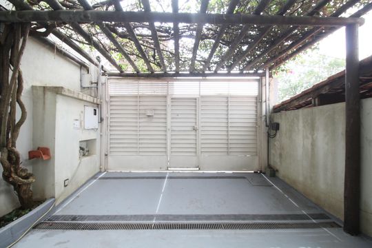 Garagem de casa à venda com 3 quartos, 150m² em Vila Morse, São Paulo