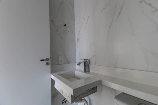 Banheiro de apartamento para alugar com 2 quartos, 33m² em Parque Sao Rafael, São Paulo
