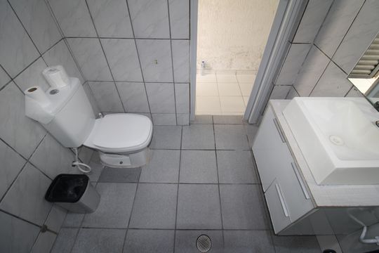 Banheiro de casa para alugar com 1 quarto, 60m² em Santana, São Paulo