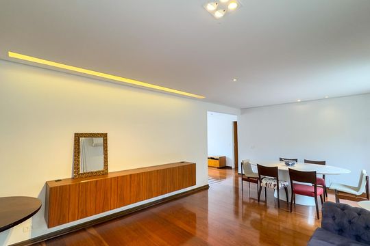 Sala de apartamento para alugar com 3 quartos, 150m² em Campo Belo, São Paulo