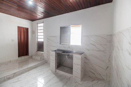 Casa para alugar com 1 quarto, 30m² em Vila Sao Jorge, Carapicuíba