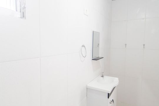 Banheiro de casa para alugar com 1 quarto, 30m² em Vila Sao Jorge, Carapicuíba