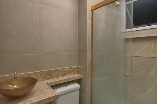 Banheiro de apartamento para alugar com 2 quartos, 48m² em Belford Roxo, Belford Roxo
